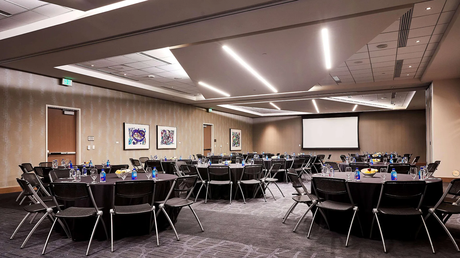 ****  The Art Hotel Denver, Curio Collection By Hilton United States