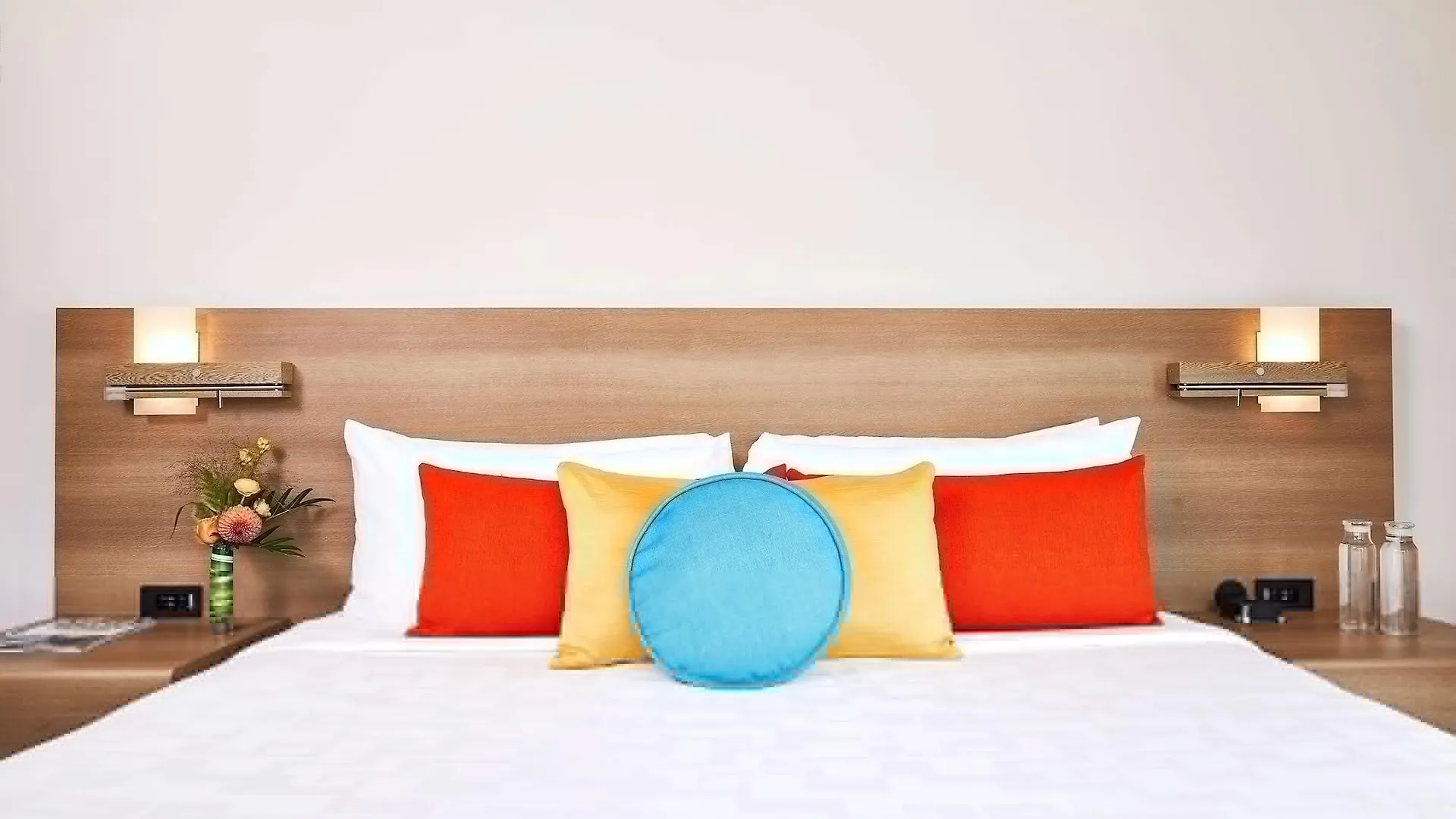 The Art Hotel Denver, Curio Collection By Hilton