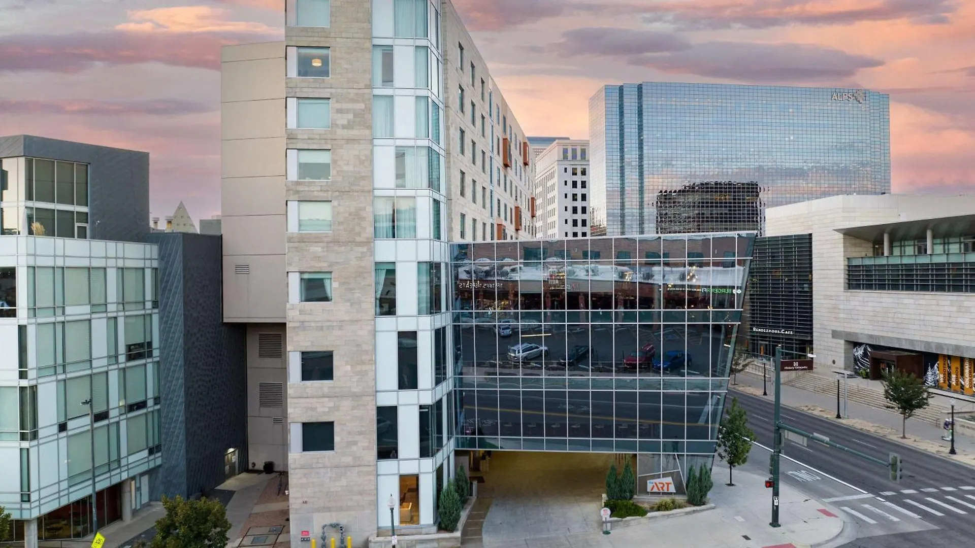 The Art Hotel Denver, Curio Collection By Hilton  Denver