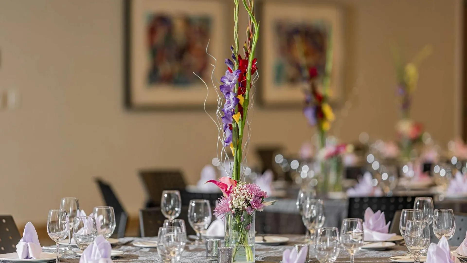 The Art Hotel Denver, Curio Collection By Hilton
