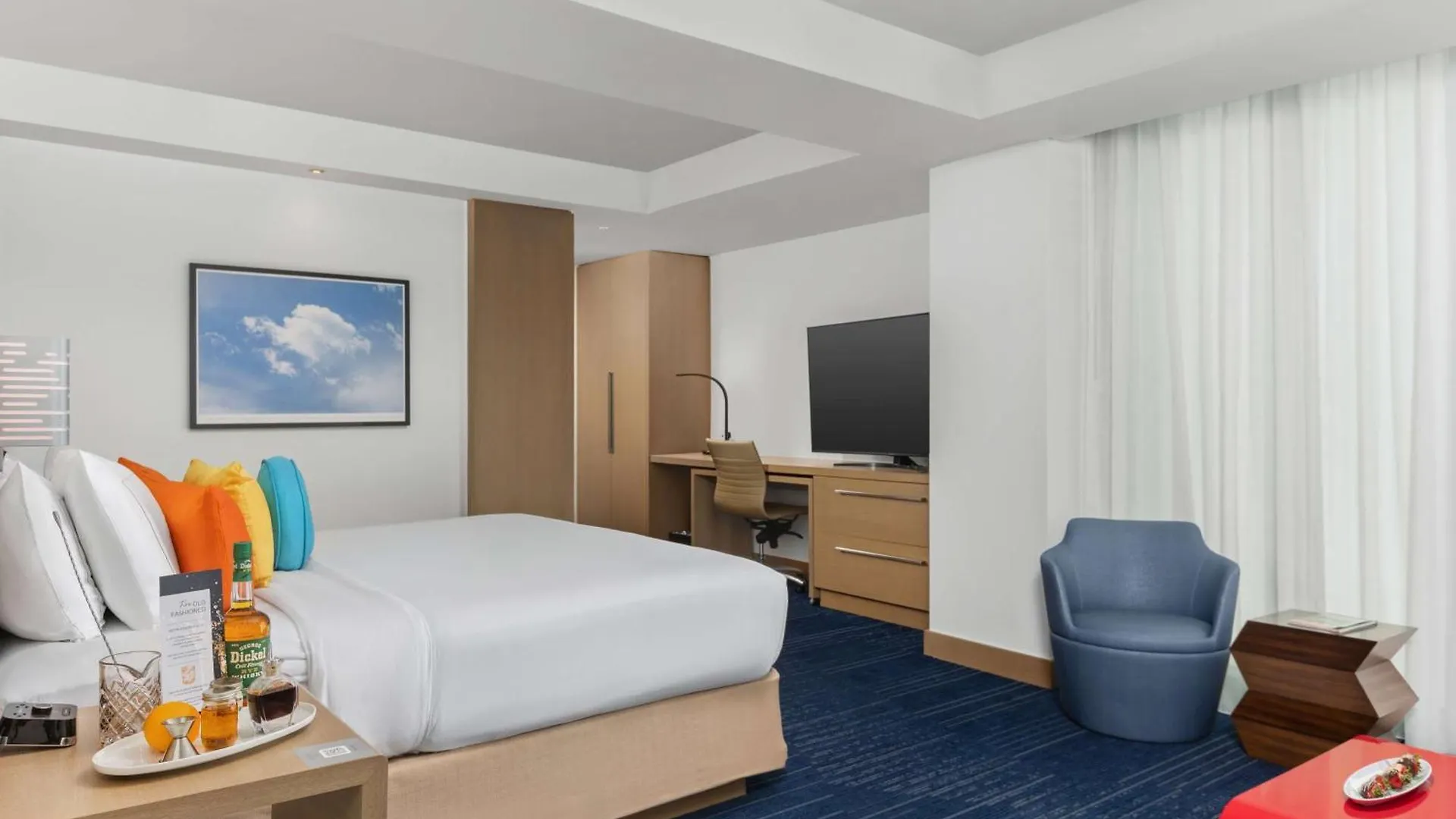 The Art Hotel Denver, Curio Collection By Hilton