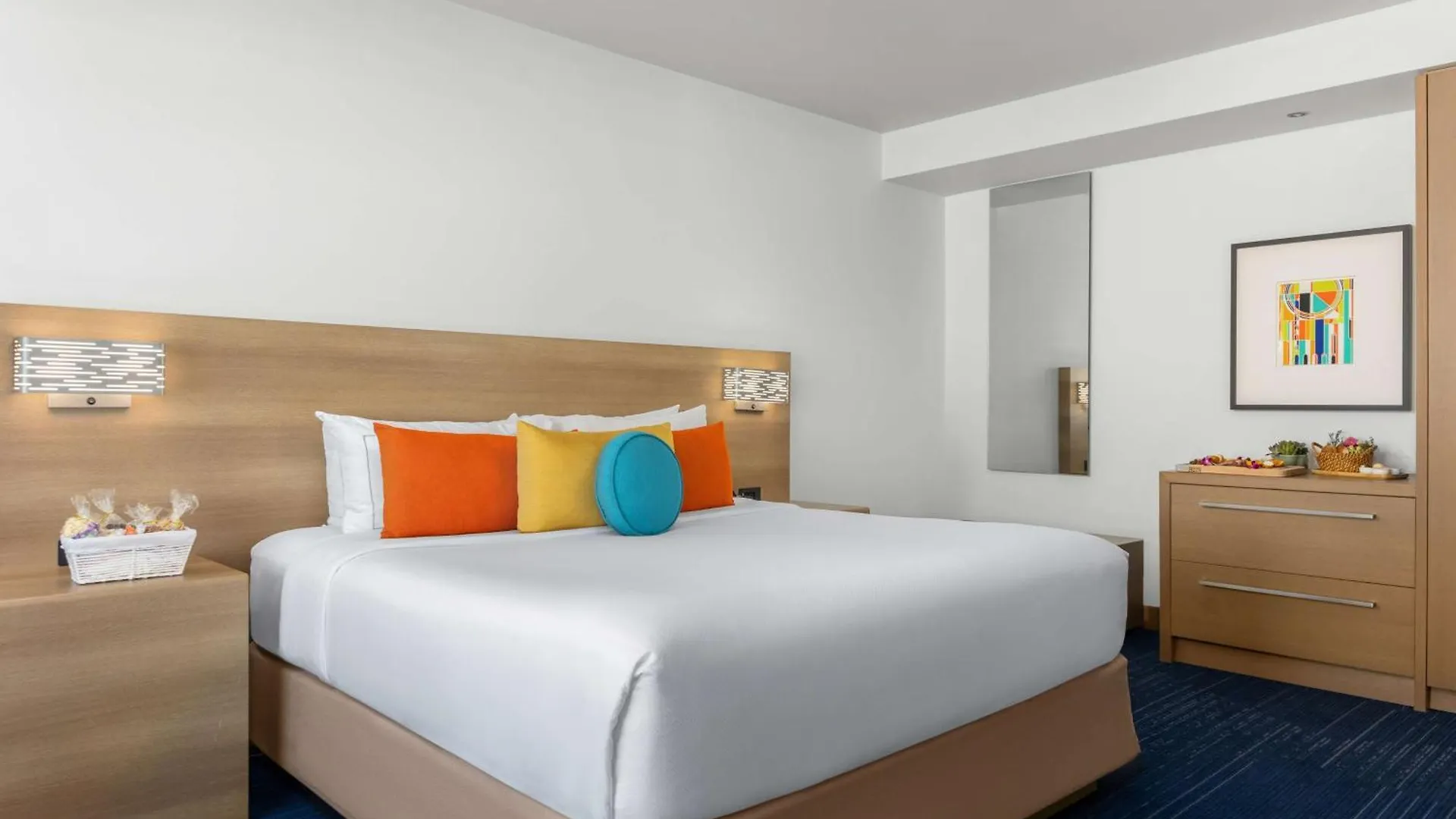 The Art Hotel Denver, Curio Collection By Hilton