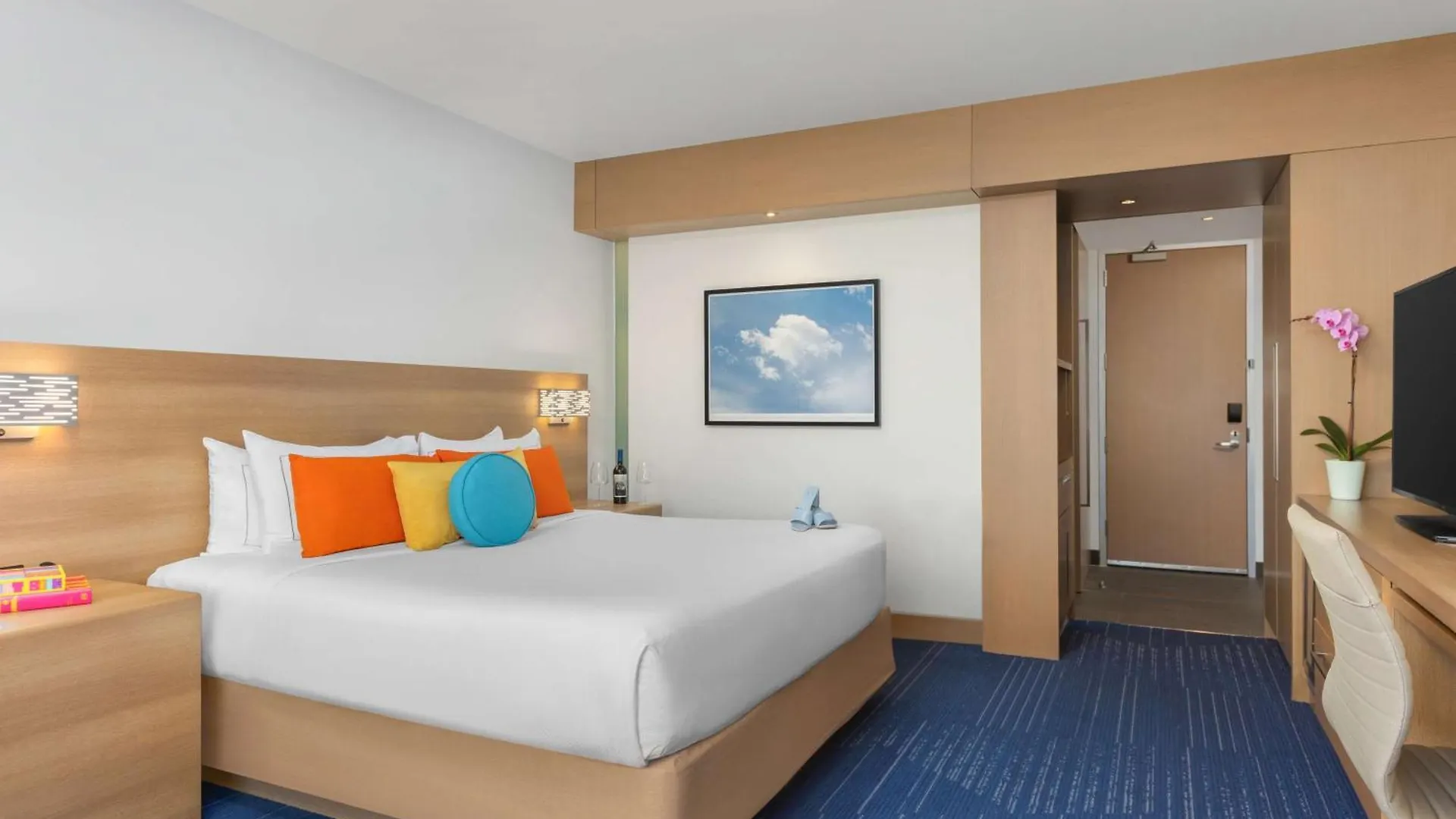 The Art Hotel Denver, Curio Collection By Hilton