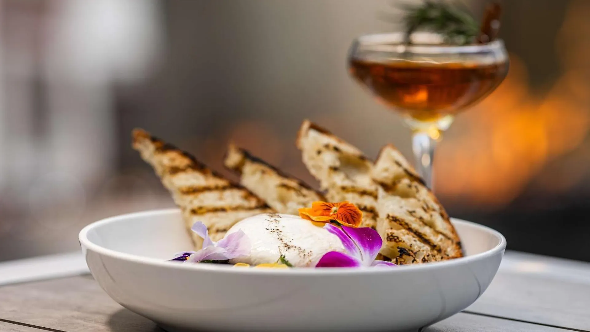 The Art Hotel Denver, Curio Collection By Hilton
