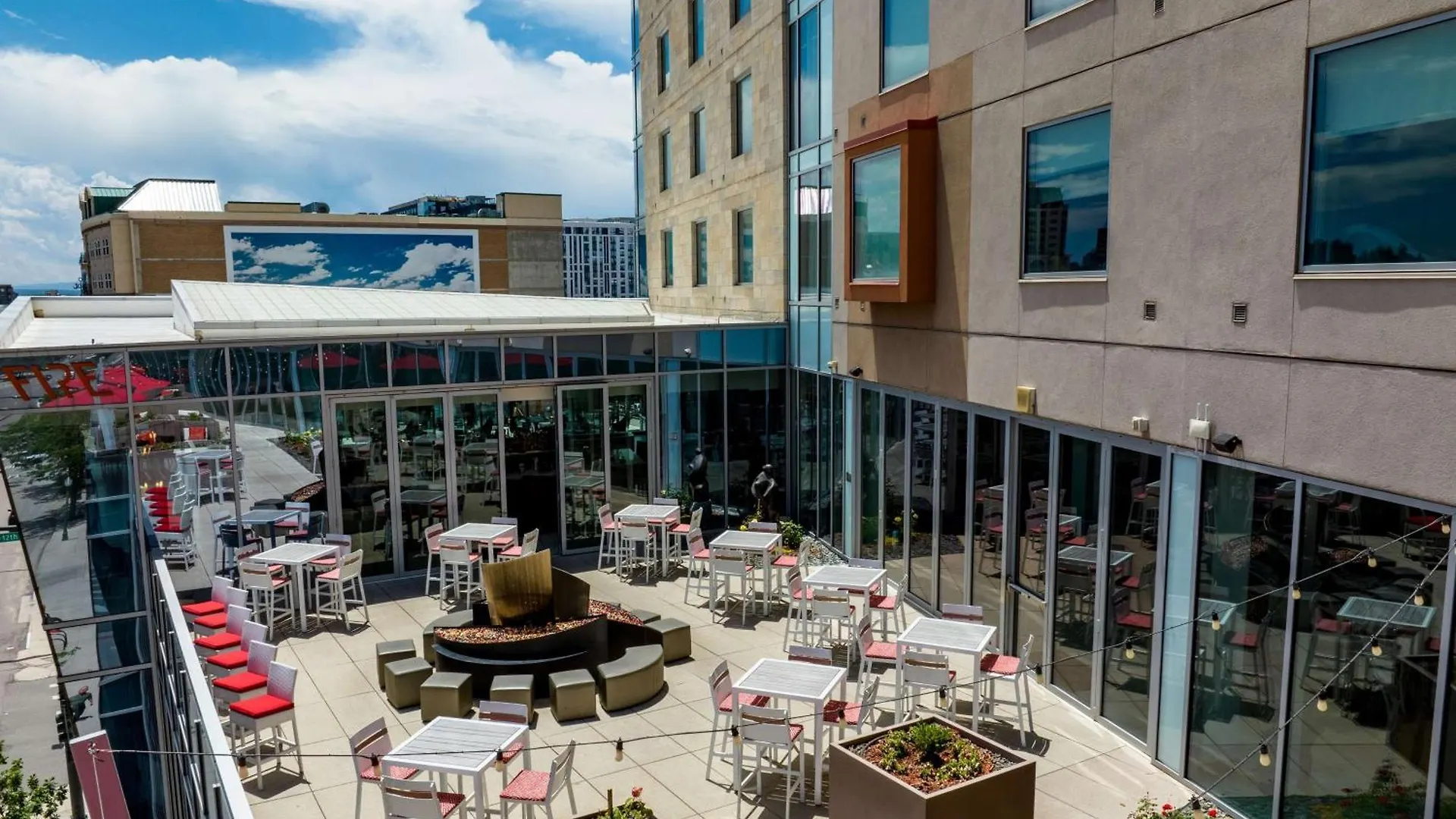 ****  The Art Hotel Denver, Curio Collection By Hilton United States