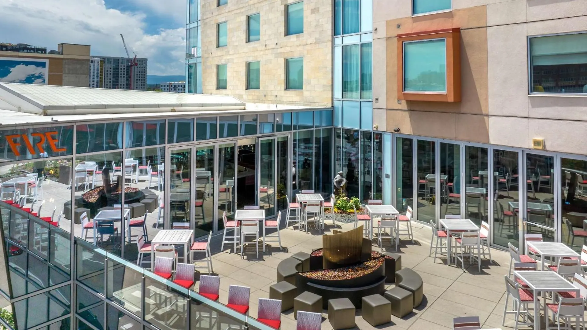 The Art Hotel Denver, Curio Collection By Hilton Denver