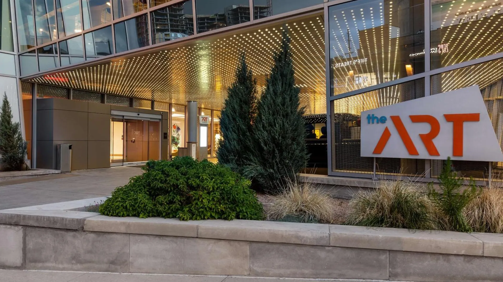 The Art Hotel Denver, Curio Collection By Hilton